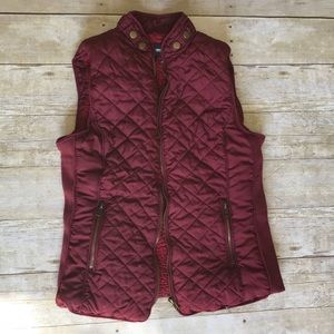 Cozy maroon vest, size small